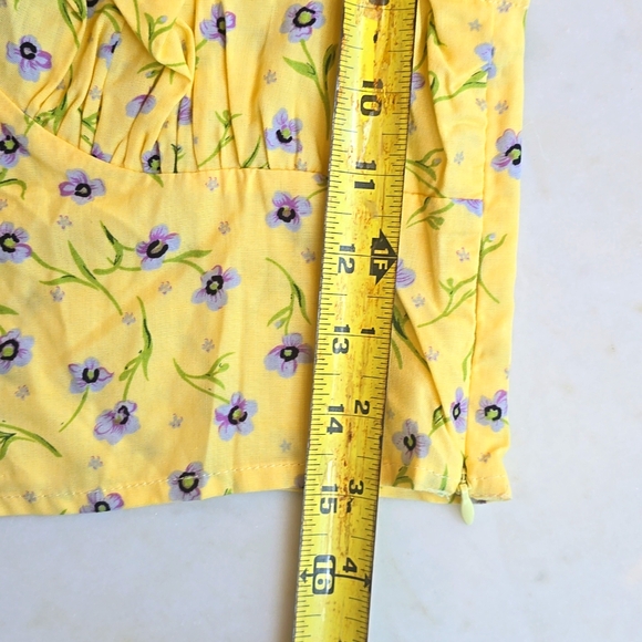 NWT MOTEL Gladis Crop Top in Wildflower lemondrop size medium - Picture 11 of 15